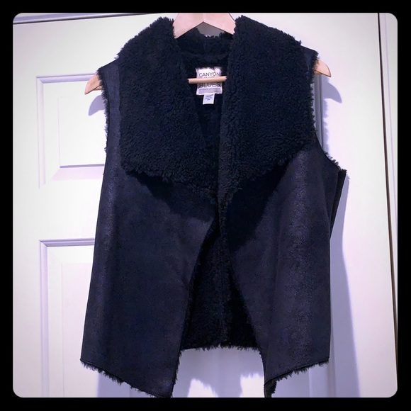 Canyon River Blues Jackets & Blazers - NWOT - Faux Fur Vest